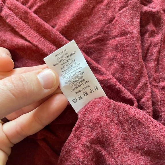 Zyia Red / Burgundy / Maroon Swirl Low Tie Back Athletic Workout Tank in Small - Picture 11 of 13